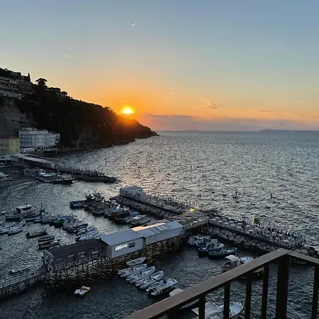 Casa A Mare Bed & Breakfast 4*