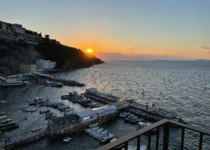 Casa A Mare Bed and Breakfast 4*